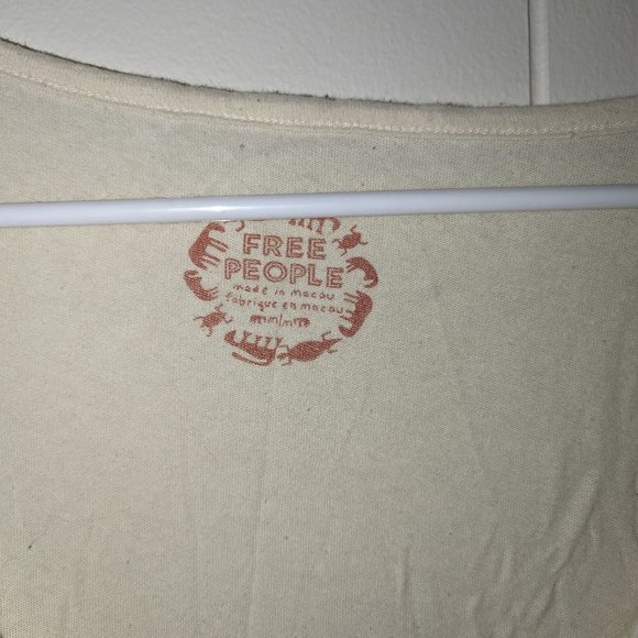 Cream colored V neck Women's M Free People cropped button up short sleeved top - Picture 4 of 7